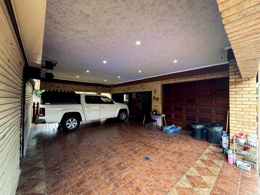 4 Bedroom Property for Sale in Vaalpark Free State